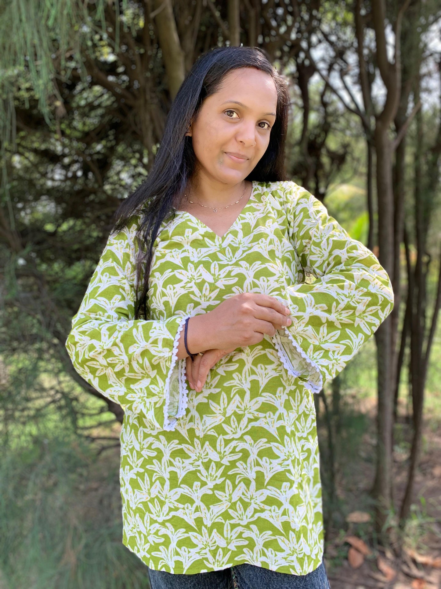 Hari Pushp Kurti