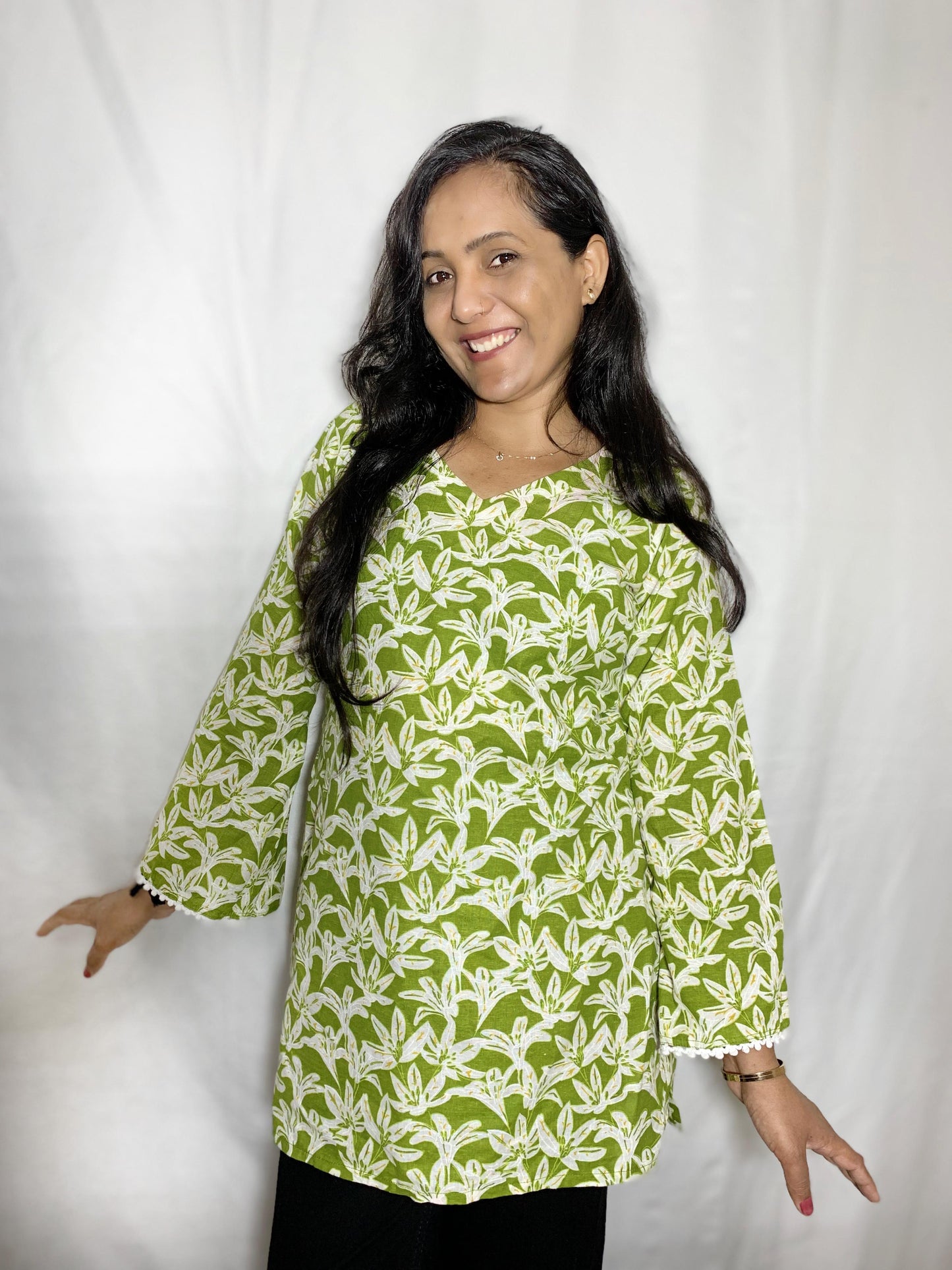 Hari Pushp Kurti