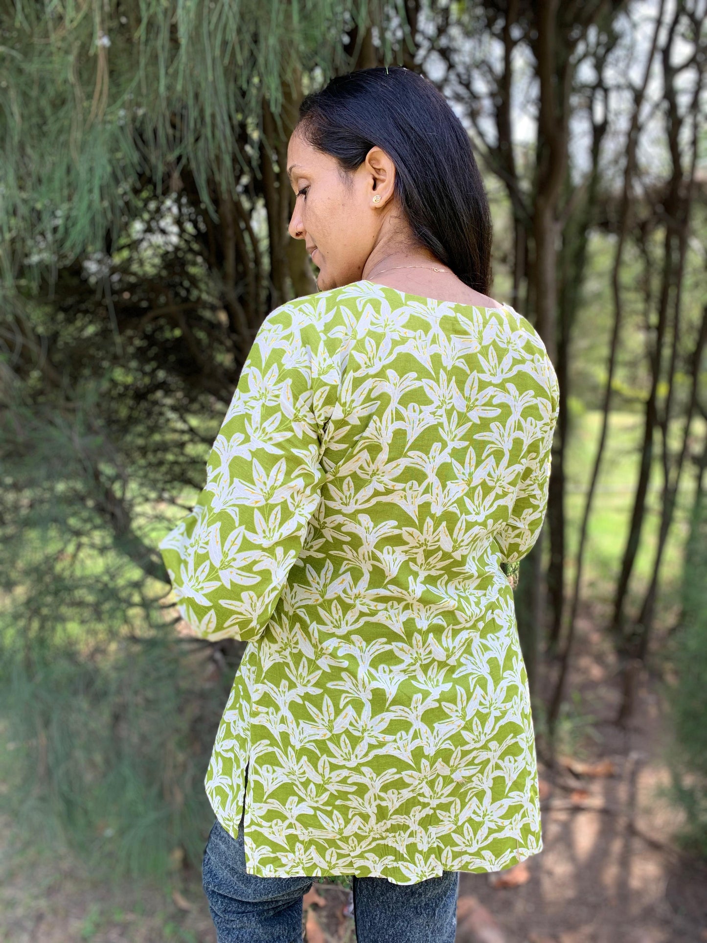 Hari Pushp Kurti
